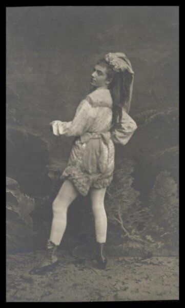 London Stereoscopic and Photographic Company, Guy Little Theatrical Photograph