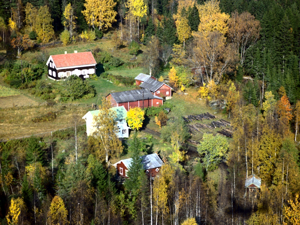Widerøes Flyveselskap A/S, FLYFOTO PETLUND SØNDRE, ÅSVANG