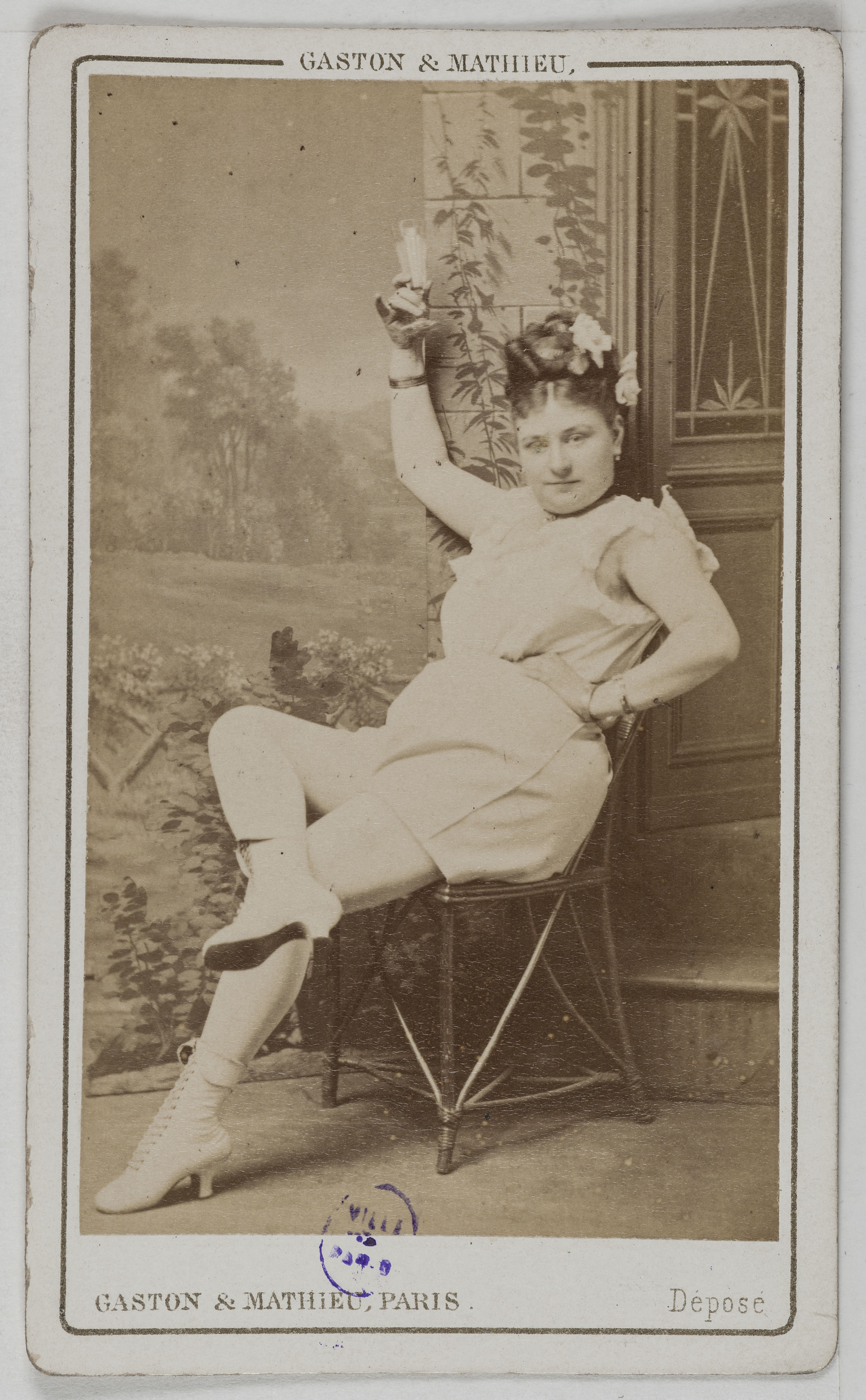 Gaston & Mathieu, Portrait de Lydie, (actrice)