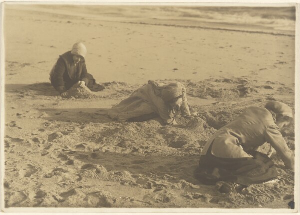 Louis Fleckenstein, [Three Girls Making Sandcastles in the Winter]