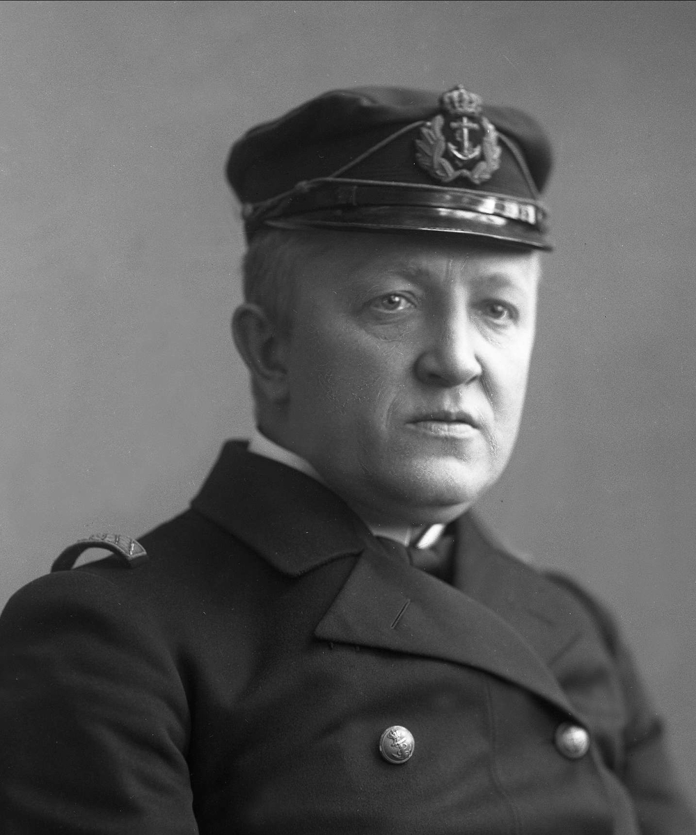 Gustav Borgen, Portrett, marinekaptein Olaf Hansen i uniform.
