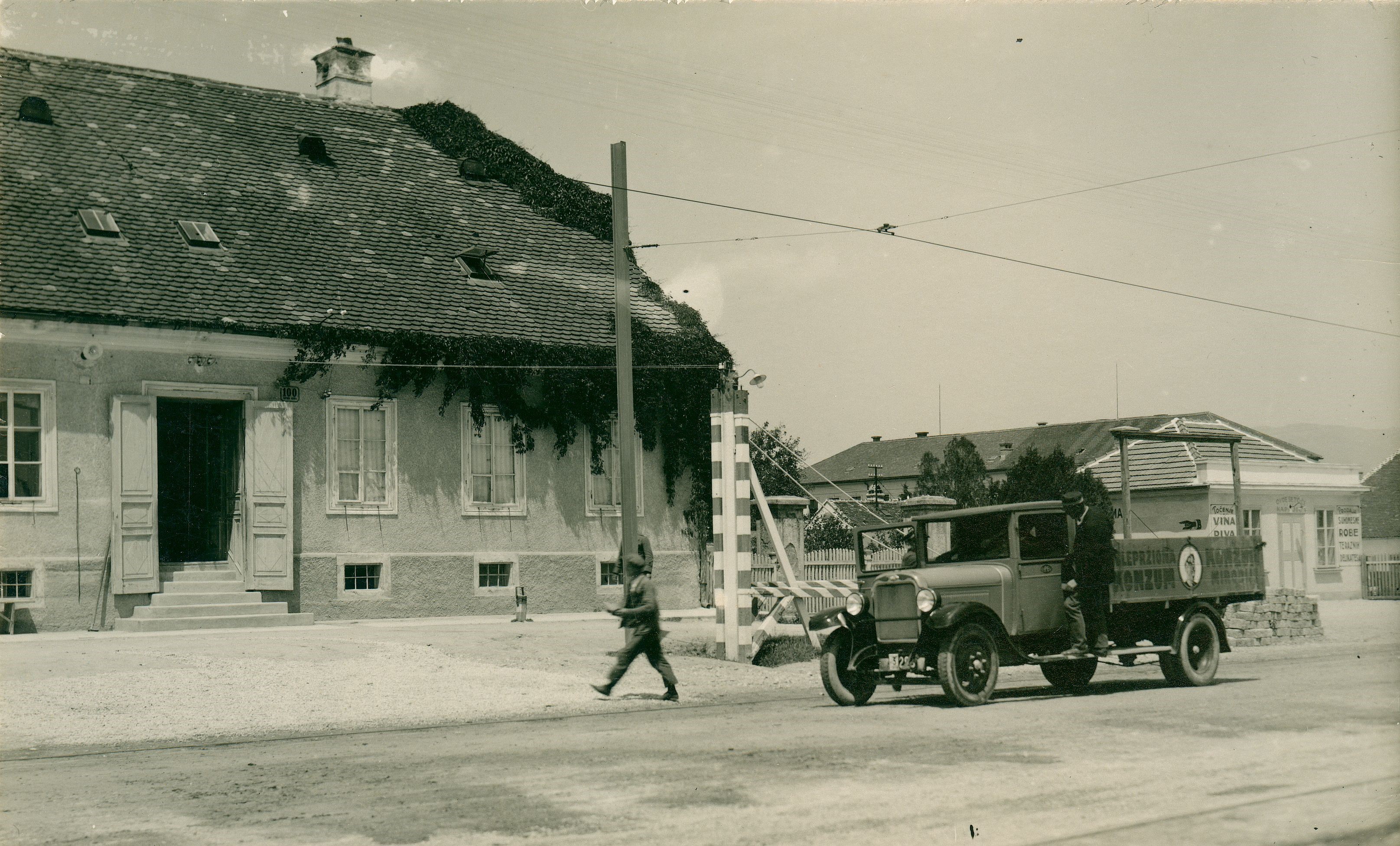 Vladimir Horvat, Zagreb (Savska cesta) - Mitnica