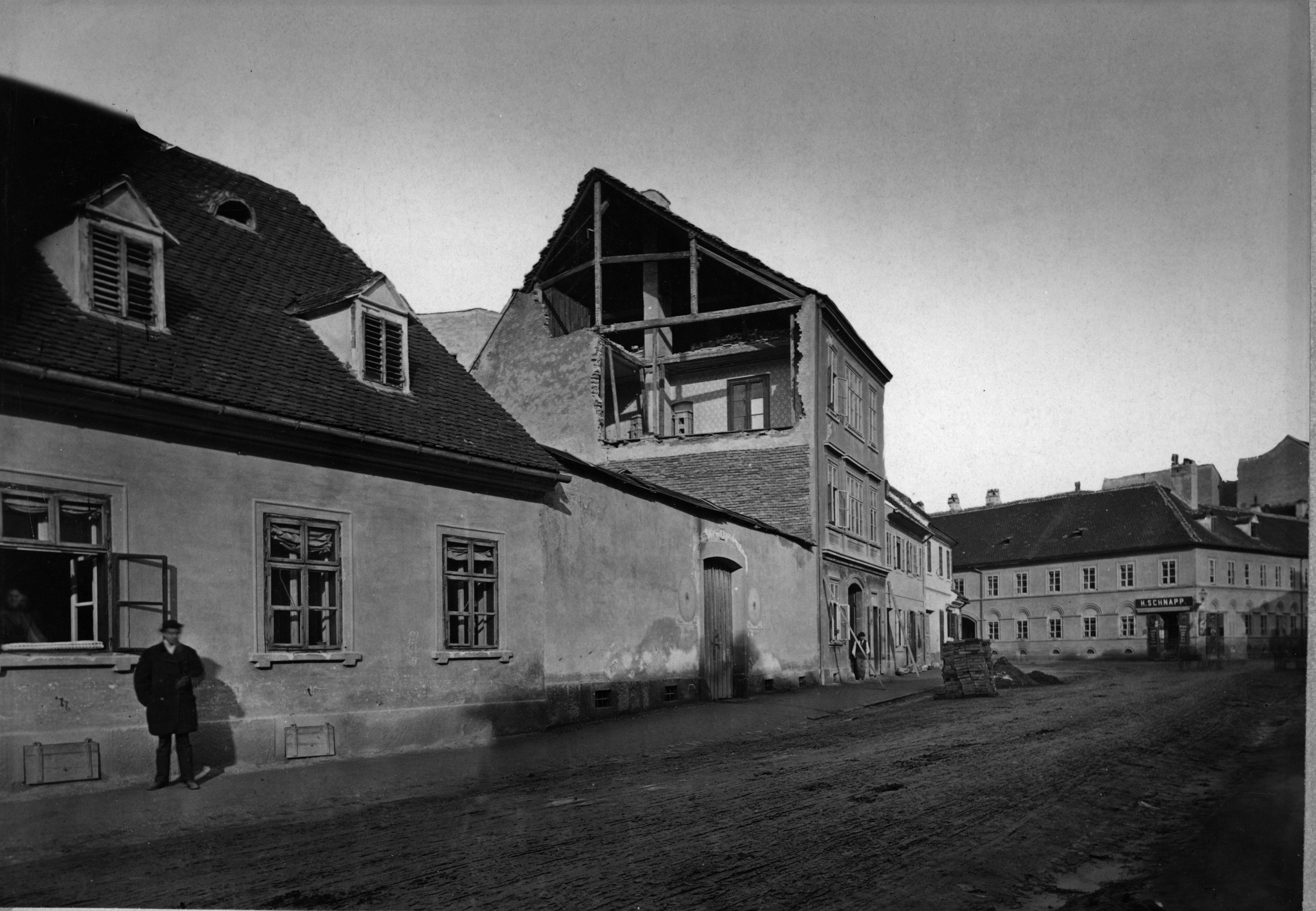 Ivan Standl, Zagreb, Teslina ulica (nekoć Marovska, potom Nikolićeva), dio ulice neposredno nakon potresa