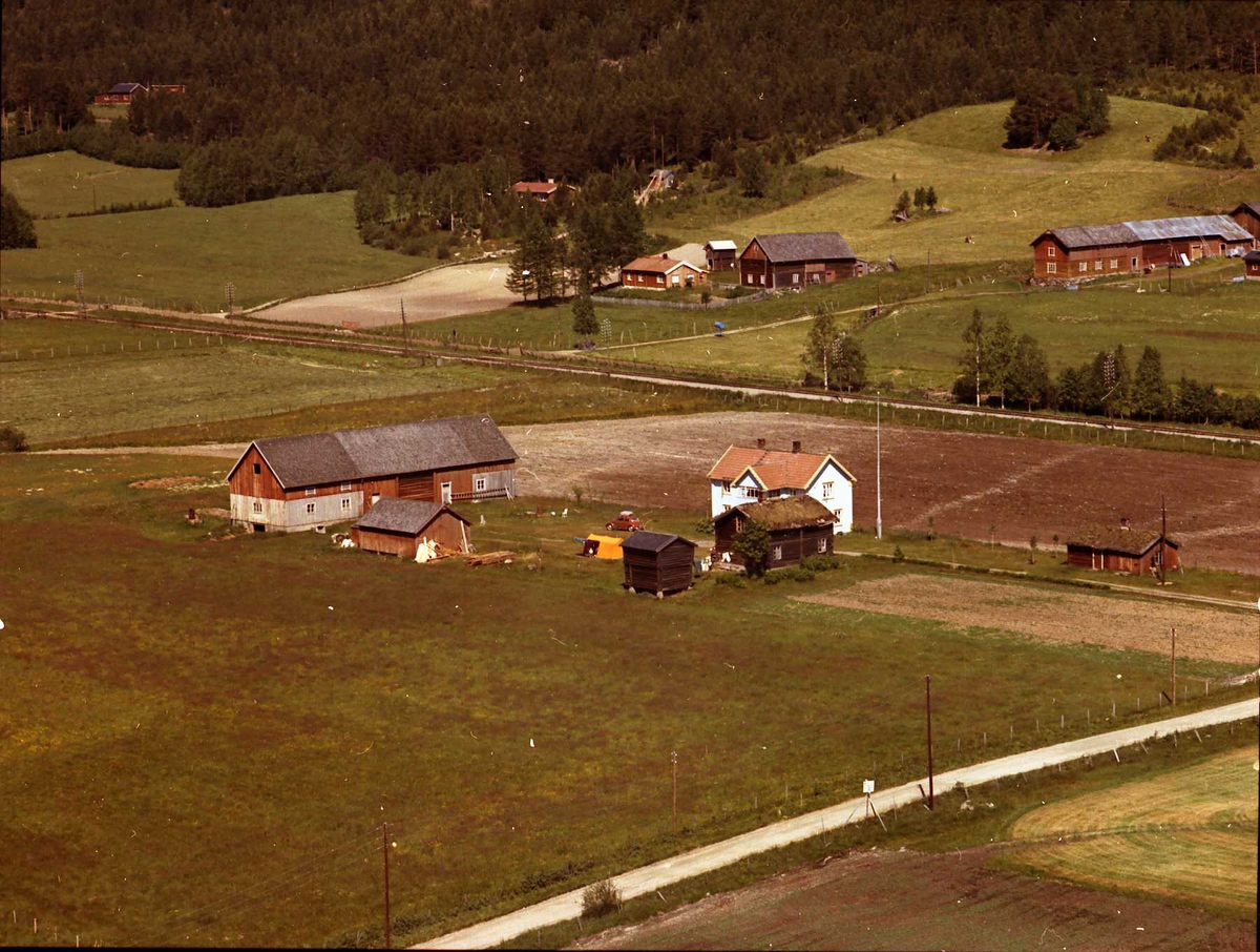 Widerøes Flyveselskap A/S, Gårdsbruk (Sørhus Søndre(Sjulhusjordet)).