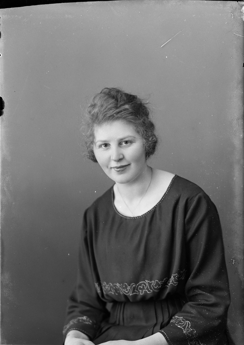 Skötsner-Edhlund, Andrea Lundén från Norrskedika, Uppland 1923