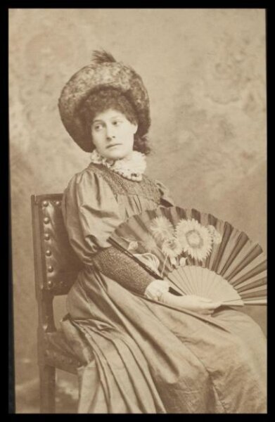 London Stereoscopic and Photographic Company, Guy Little Theatrical Photograph