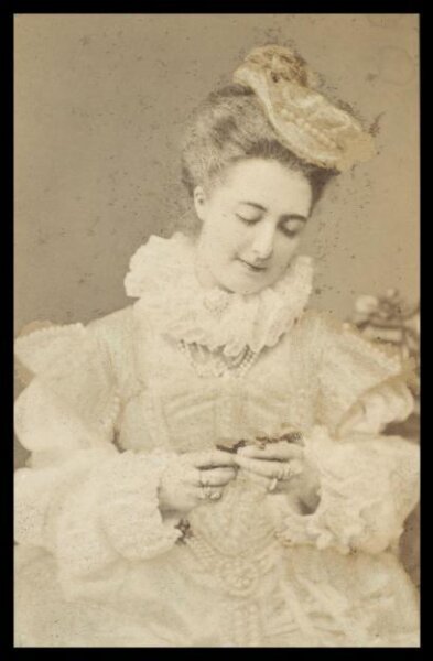 London Stereoscopic and Photographic Company, Guy Little Theatrical Photograph