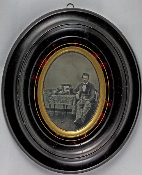 Unknown, [Portrait of a French daguerreotypist from Lyon with his equipment]