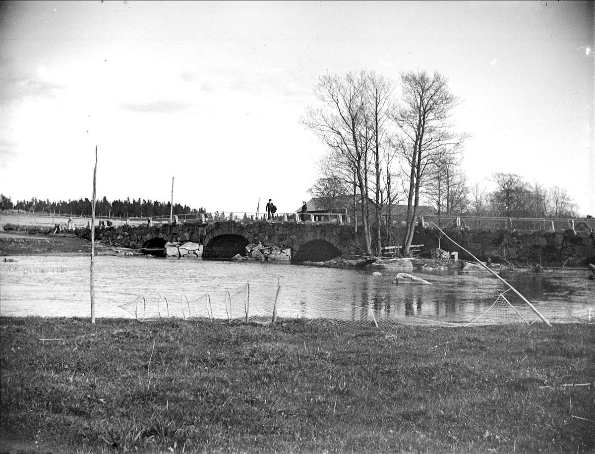 August Fredrik Schagerström, Stenvalvsbro in Säva, Gryta parish, Uppland May 1912