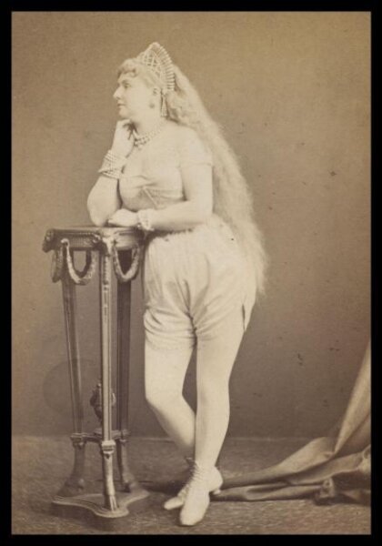 London Stereoscopic and Photographic Company, Guy Little Theatrical Photograph