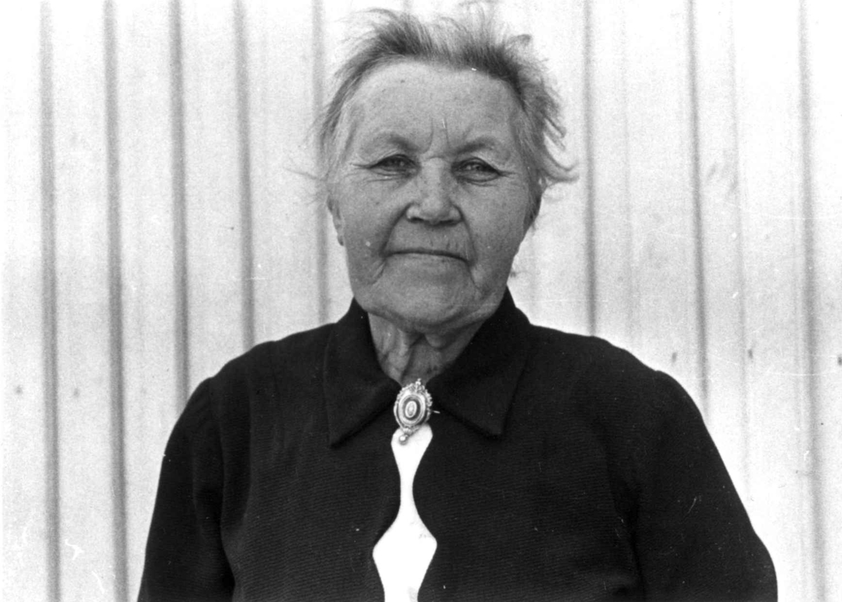 Anna Grostøl, Portrett av Fru Gurine Engedal. Fjotland, Kvinesdal, Vest-Agder 1941.