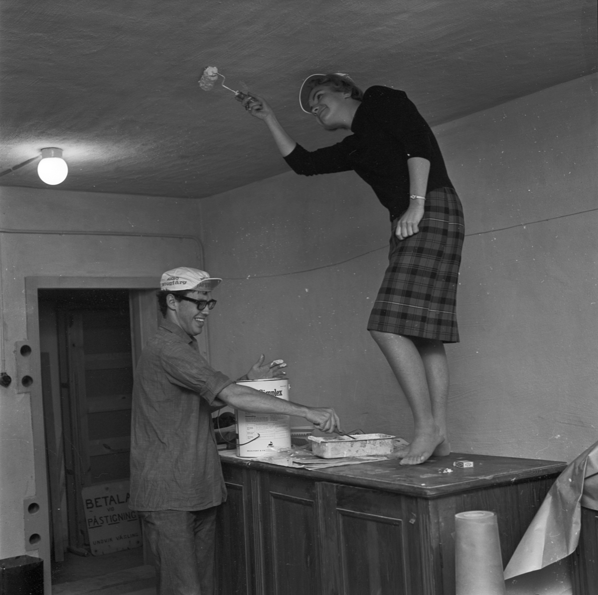 Uppsala-Bild, Uppsala Studenters Filmstudio, ny färg i studion, september 1963