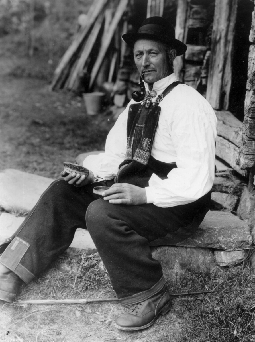 Anders Beer Wilse, Mannsdrakt