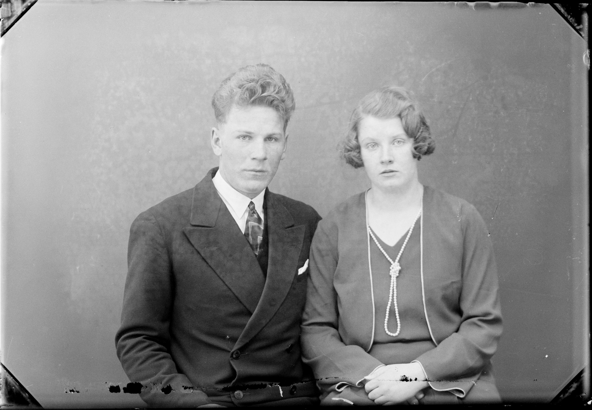 Skötsner-Edhlund, Ateljé Portrait - Man and Woman, Östhammar, Uppland