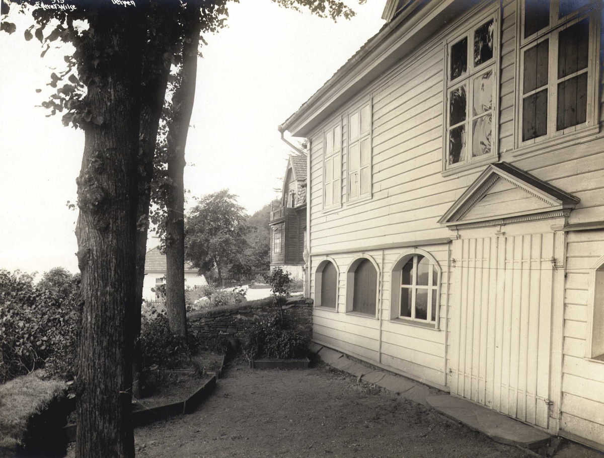 Anders Beer Wilse, Villa, Kalfaret, Bergen, Hordaland. Fotografert 1912.