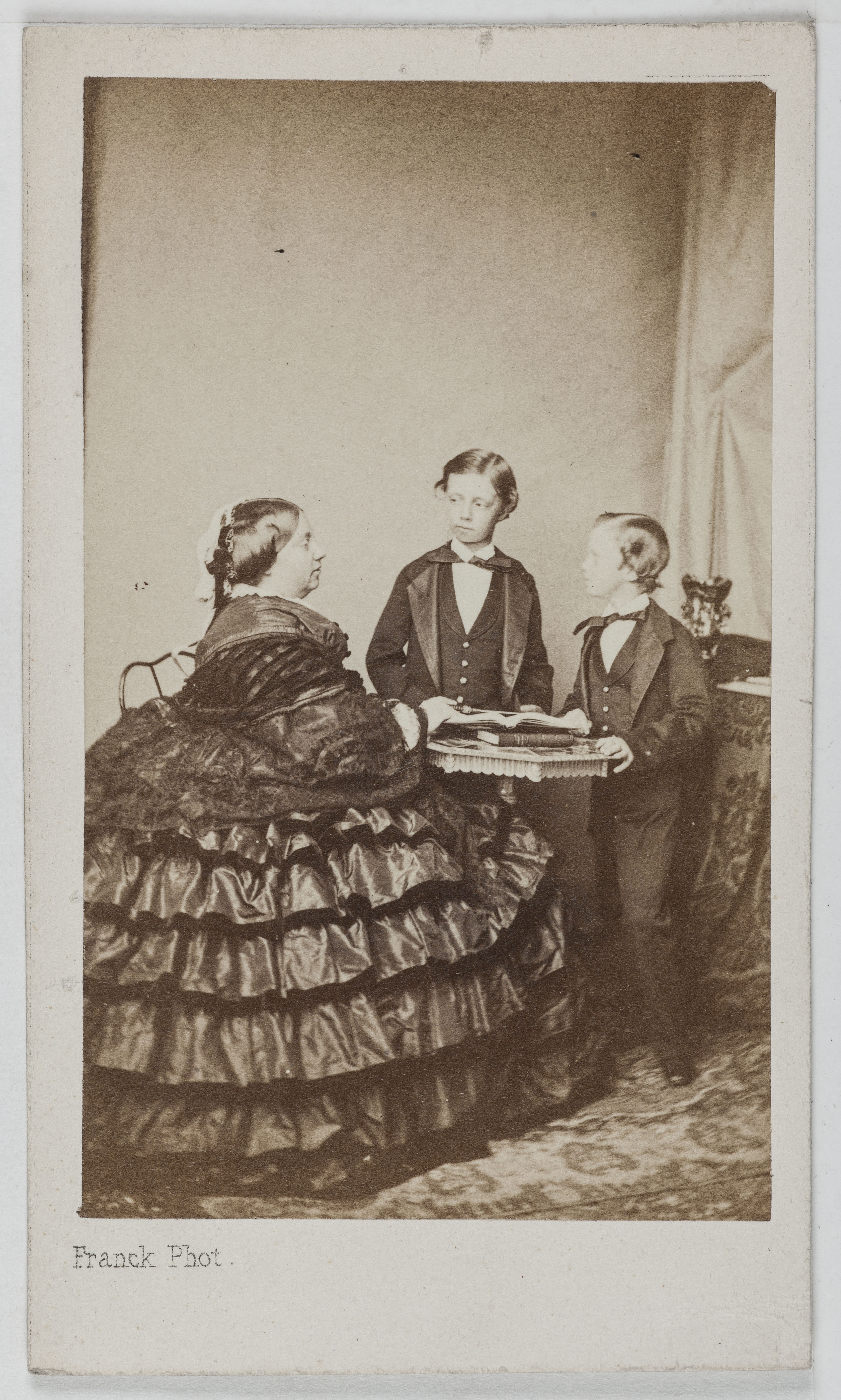 Franck, Portrait de Marie Thérèse Louise de France (1819-1864), duchesse de Parme, avec ses deux fils.
