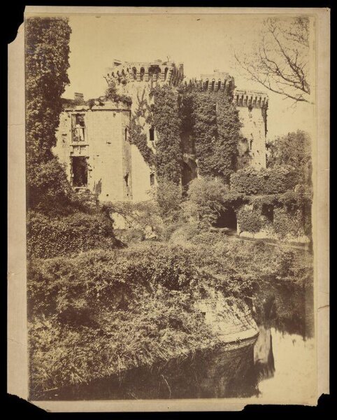 Unknown, Raglan castle