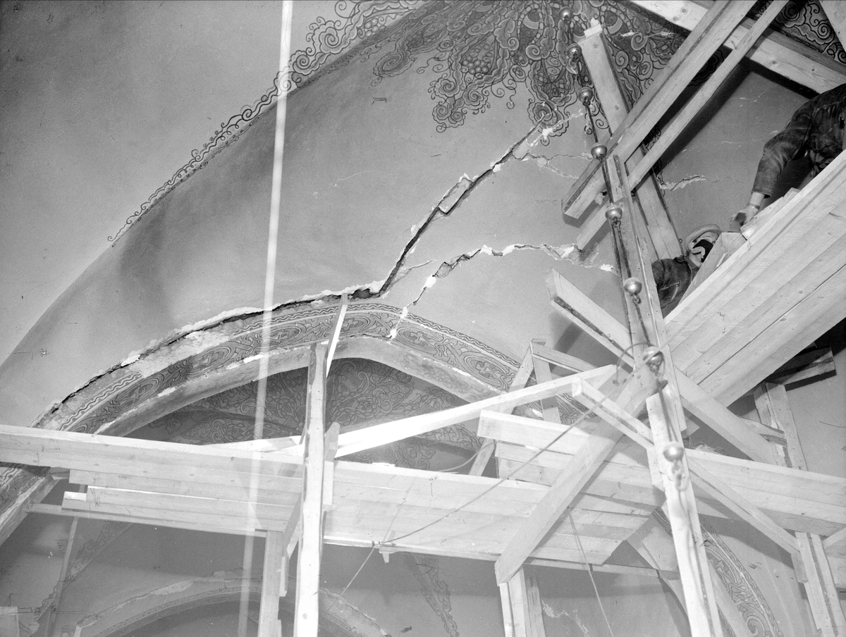 Okänd,, Sprickor i valv, Alsike kyrka, Alsike socken, Uppland 1947