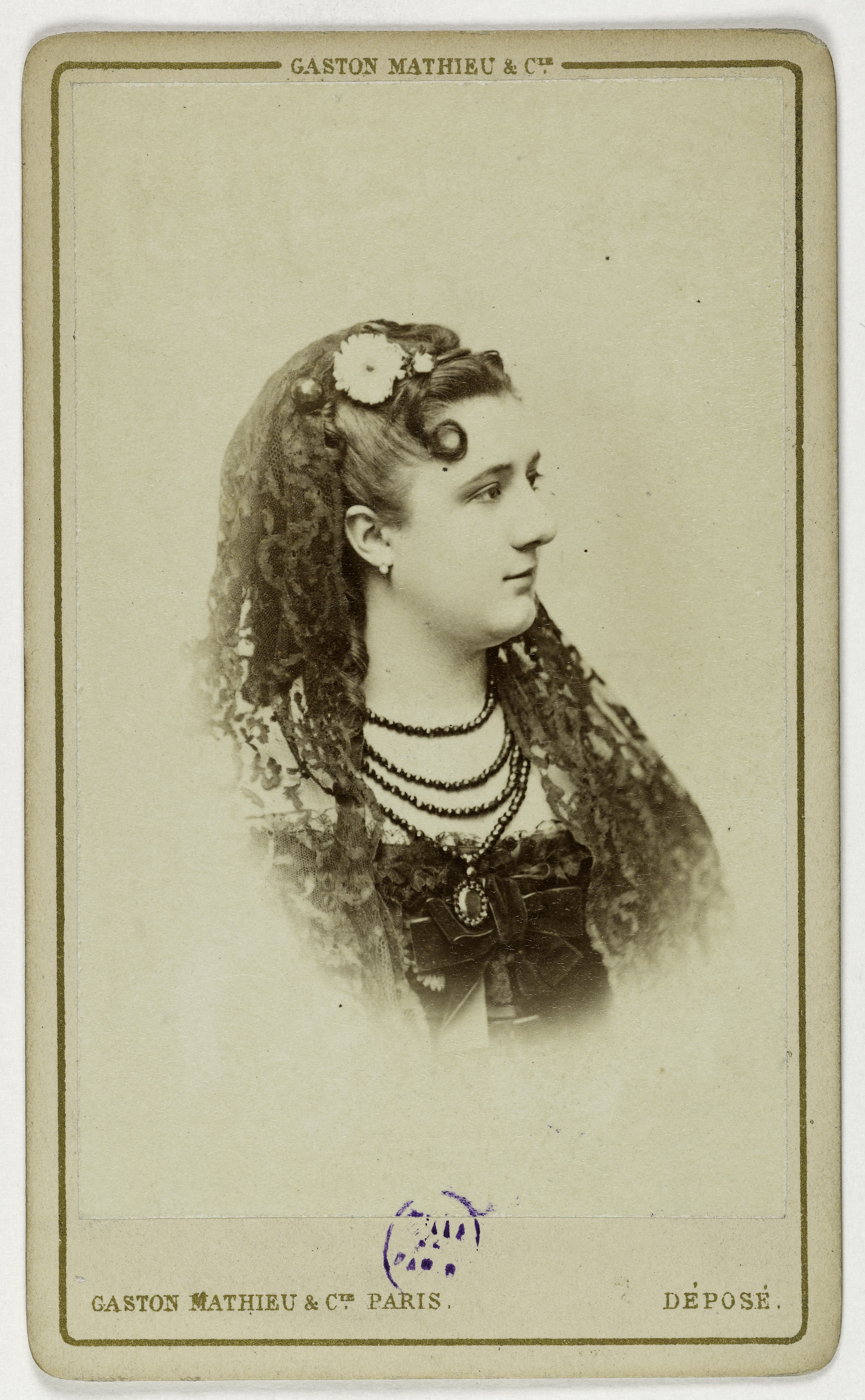 Mathieu & Cie Gaston, Portrait de Guillot, actrice