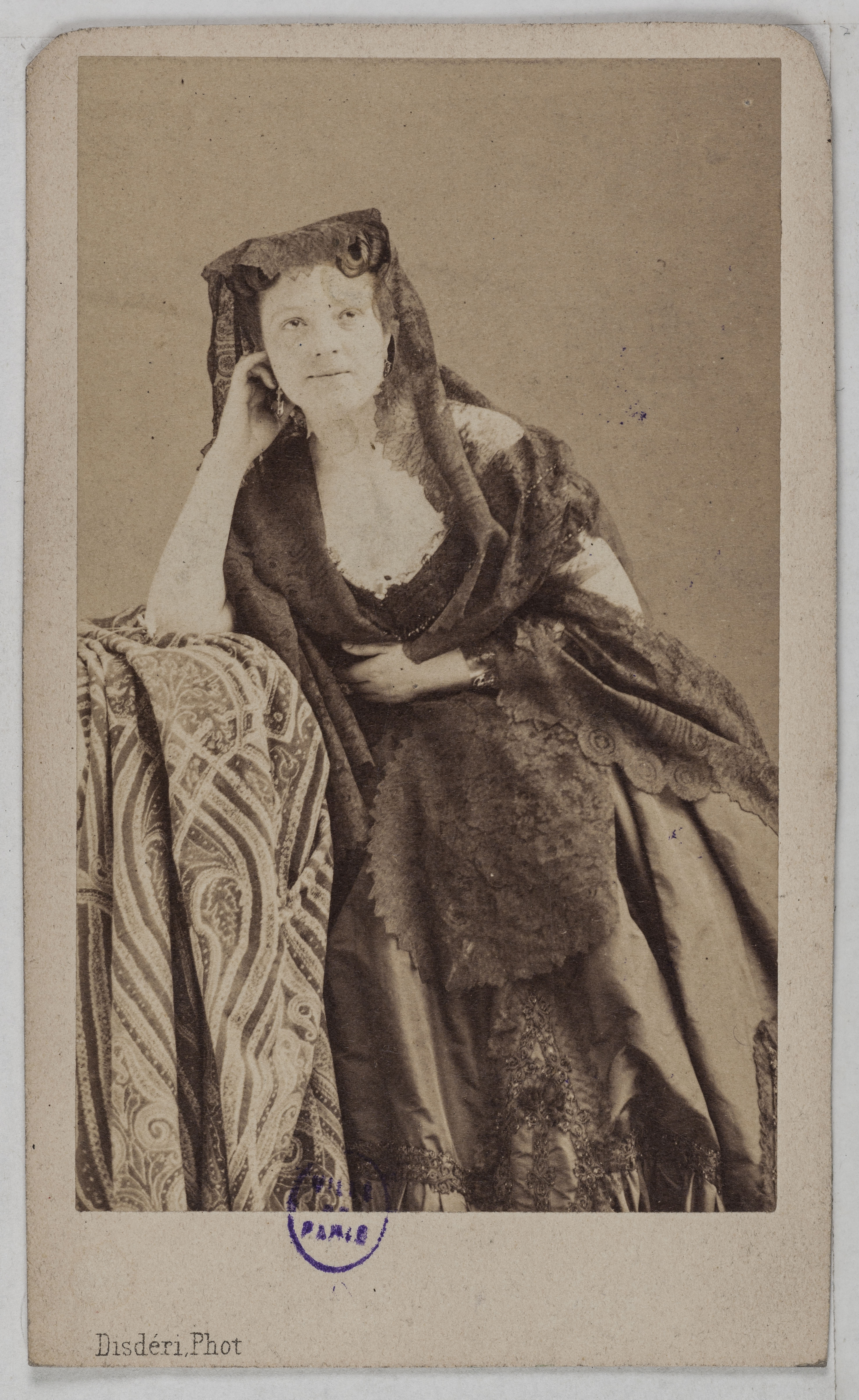 André-Adolphe-Eugène Disdéri, Portrait d'Emilie Keller ( -1889), (actrice aux théâtres des Variétés et du Palais-Royal)