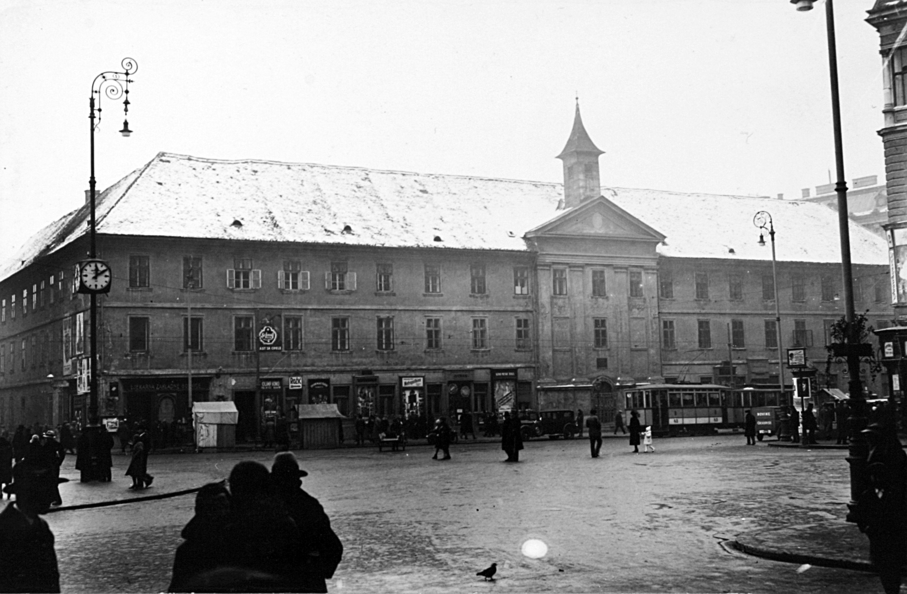 Vladimir Horvat, Zagreb - Zakladna bolnica, ulazno pročelje