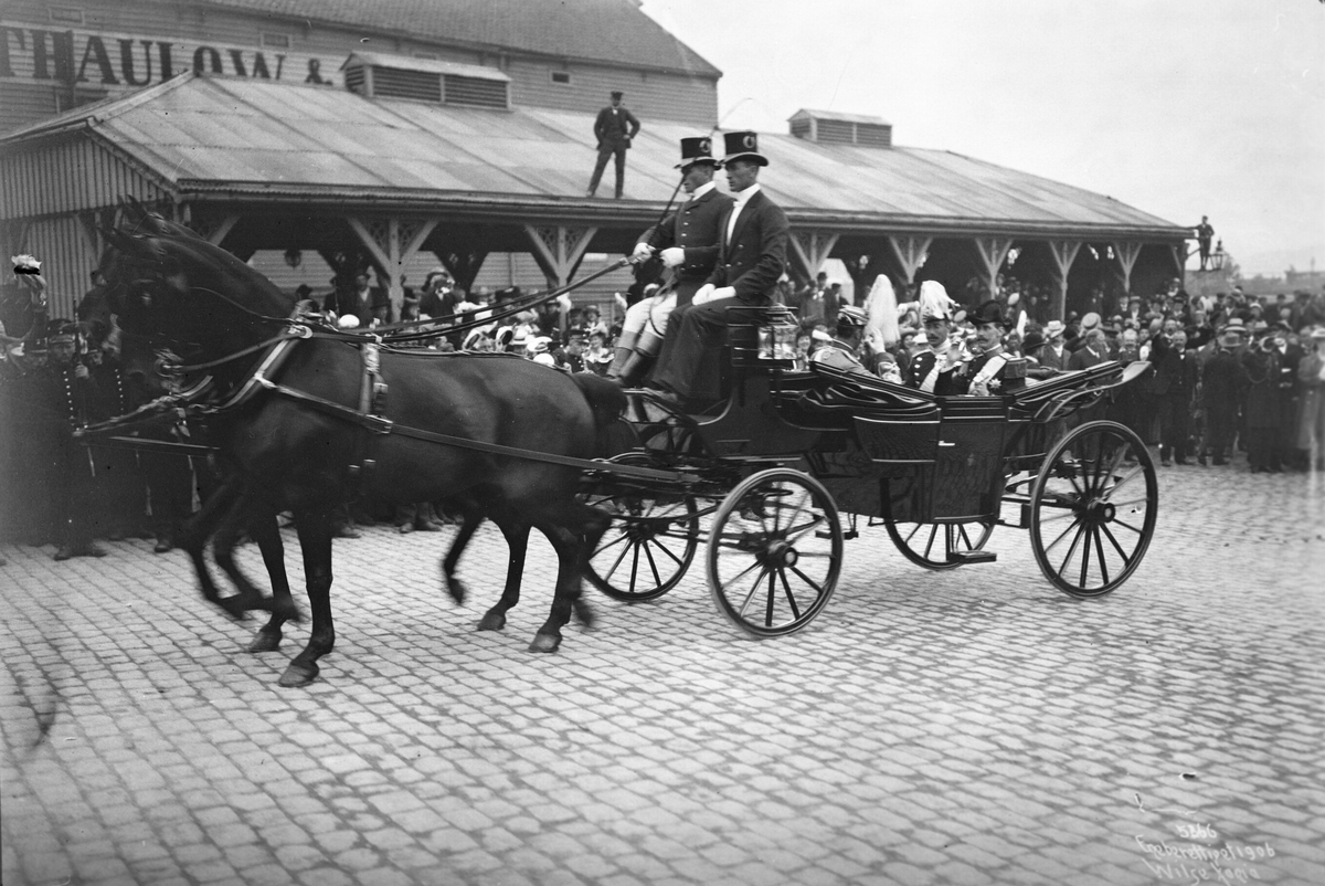 Anders Beer Wilse, Prot: Trondhjem - Kongen kjørende med Danske Prins1906