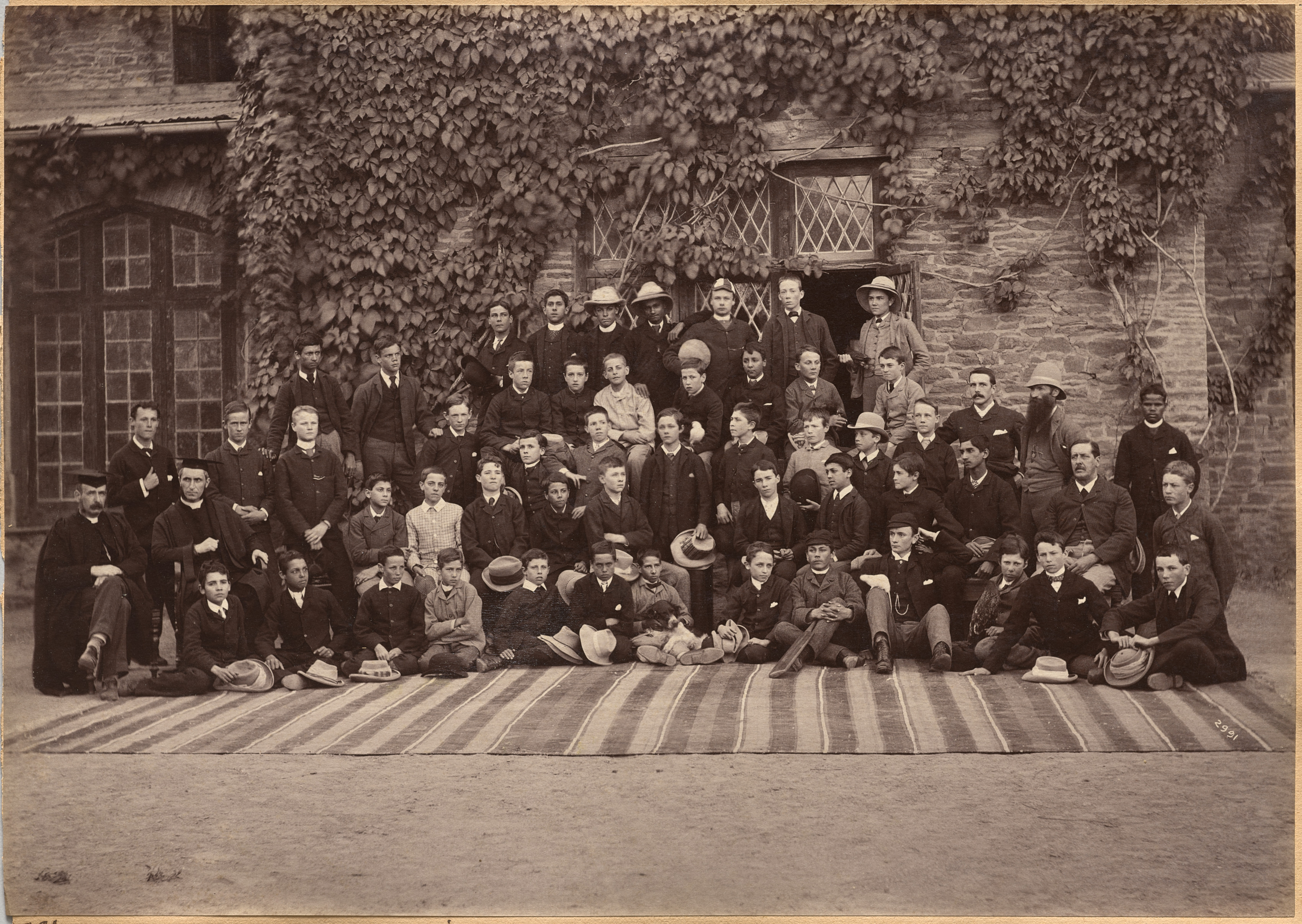 Raja Deen Dayal, Middle Class Students and Staff, Bishop Cotton School, Shimla (verso)