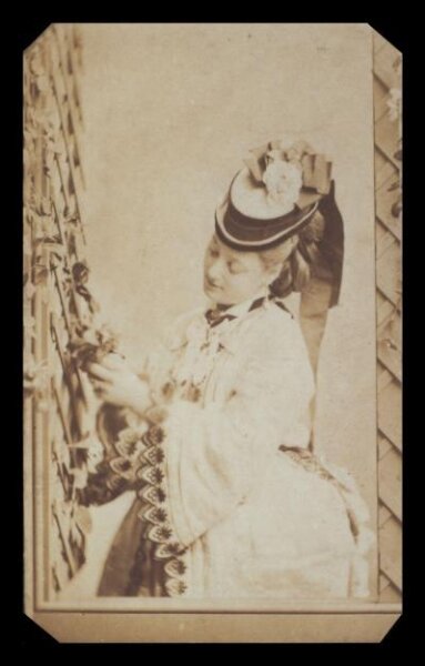 London Stereoscopic and Photographic Company, Guy Little Theatrical Photograph