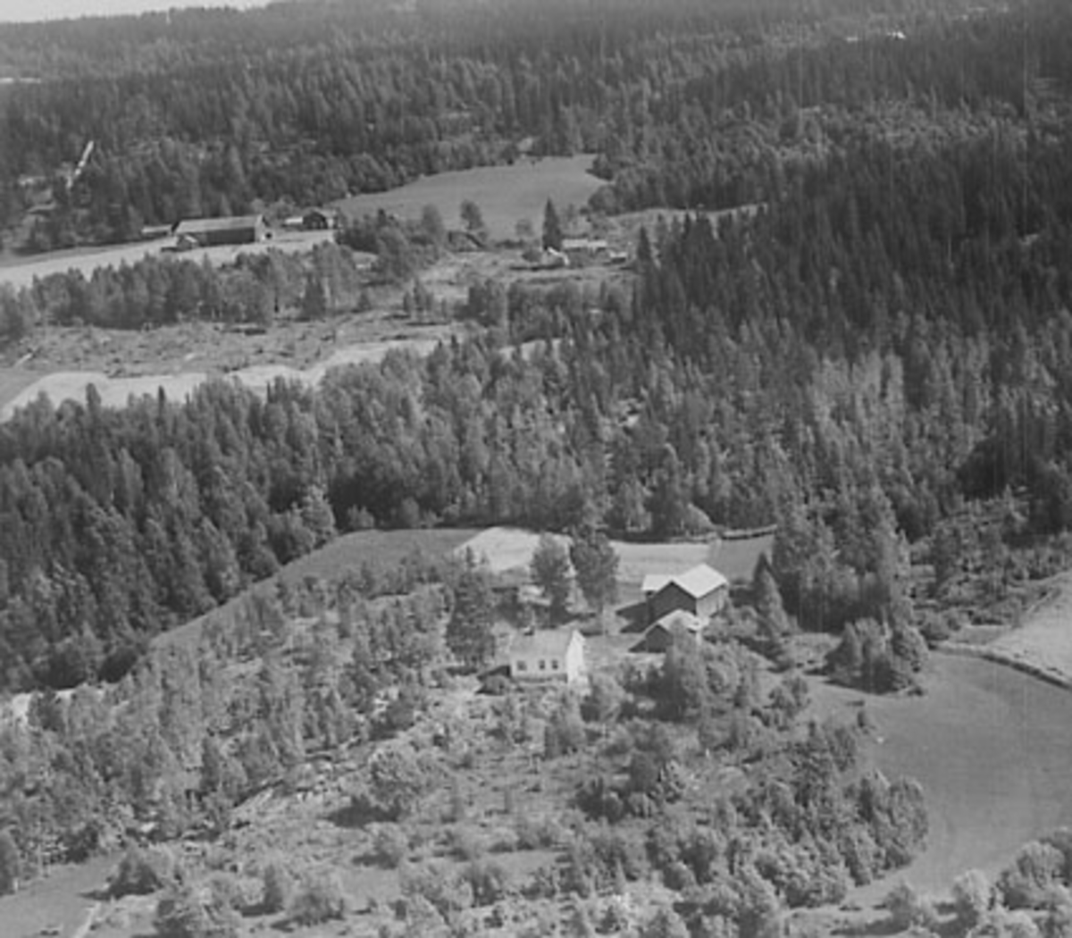 Widerøes Flyveselskap A/S, TYLLIEN GÅRD, FLYFOTO