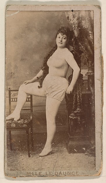 Kinney Brothers Tobacco Company, Mlle. Le Daunce, from the Actresses series (N245) issued by Kinney Brothers to promote Sweet Caporal Cigarettes