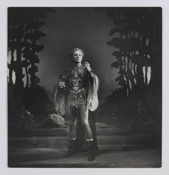 Beaton, Cecil (Sir), John Gielgud as Oberon