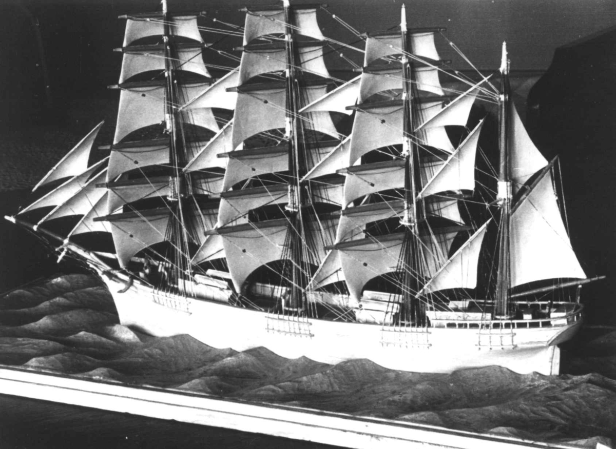 Anna Grostøl, Skutemodell bygd av Kristian Egeland. Egeland, Lista, Farsund, Vest-Agder 1941.