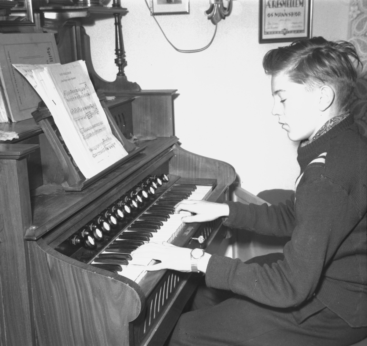 Per Magne Grue, Os, Orgel, Gutt