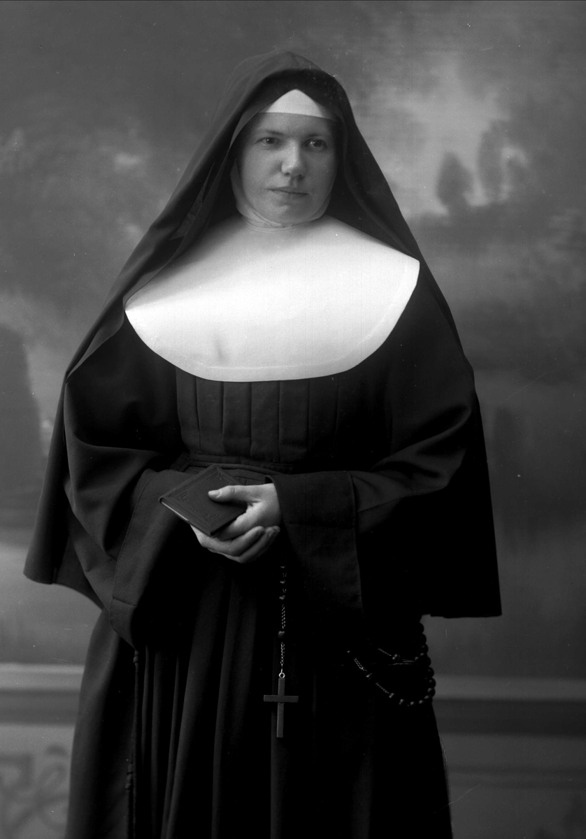 Gustav Borgen, Portrett, nonne, søster Teodora.