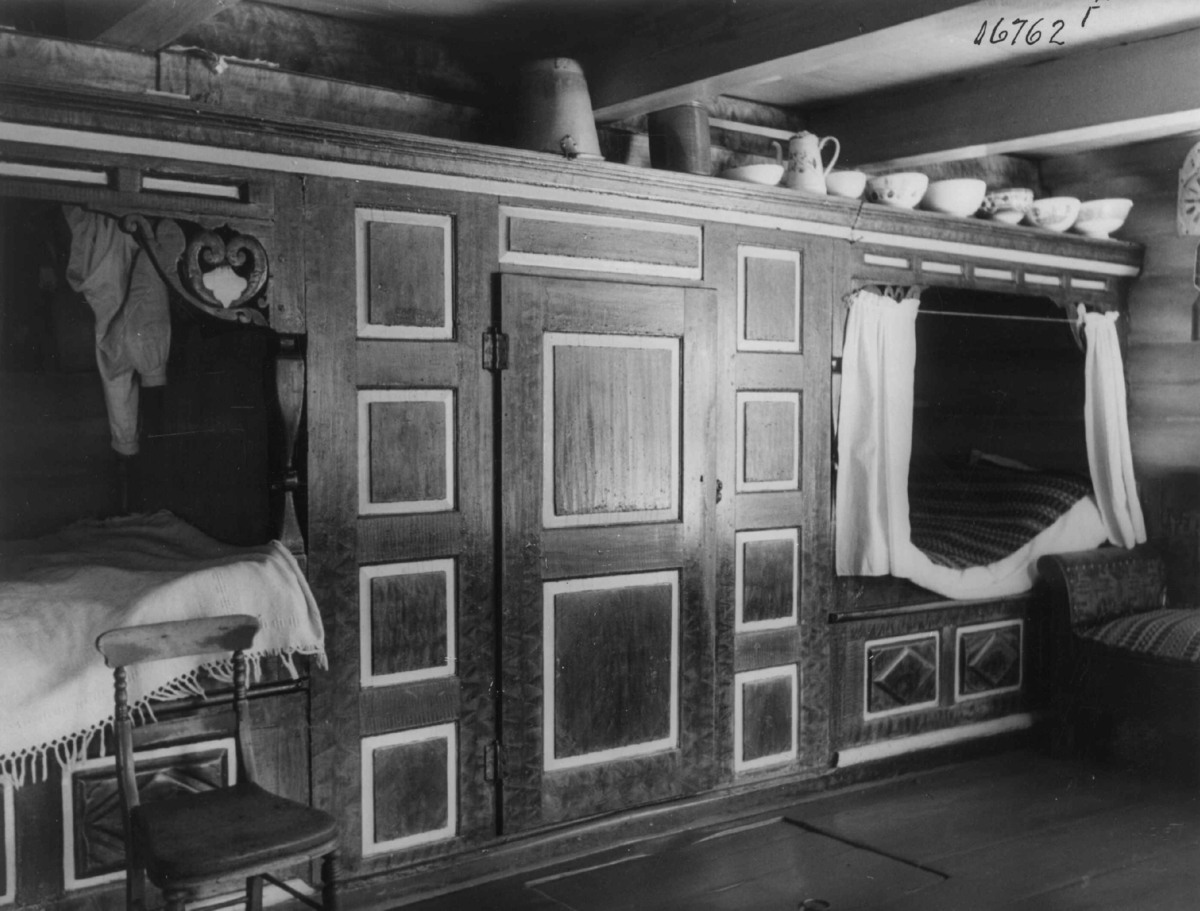 Anders Beer Wilse, Senger, Setesdal - Valle - Aust-Agder. NBR 9204: 24340 Foto Wilse 1943 (Leica)