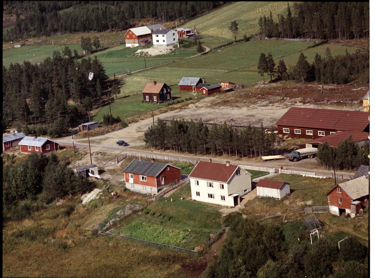 Widerøes Flyveselskap A/S, Gårdsplass.