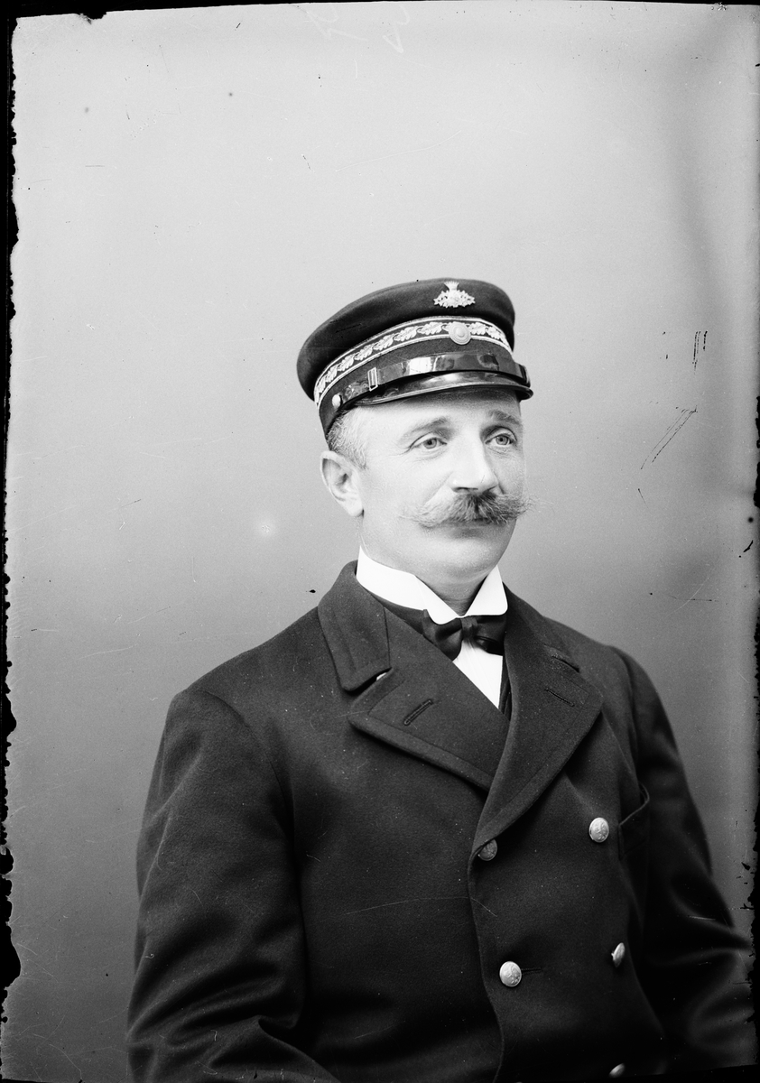 Skötsner-Edhlund, Ateljéporträtt - stadsvaktmästare Johansson, Östhammar, Uppland