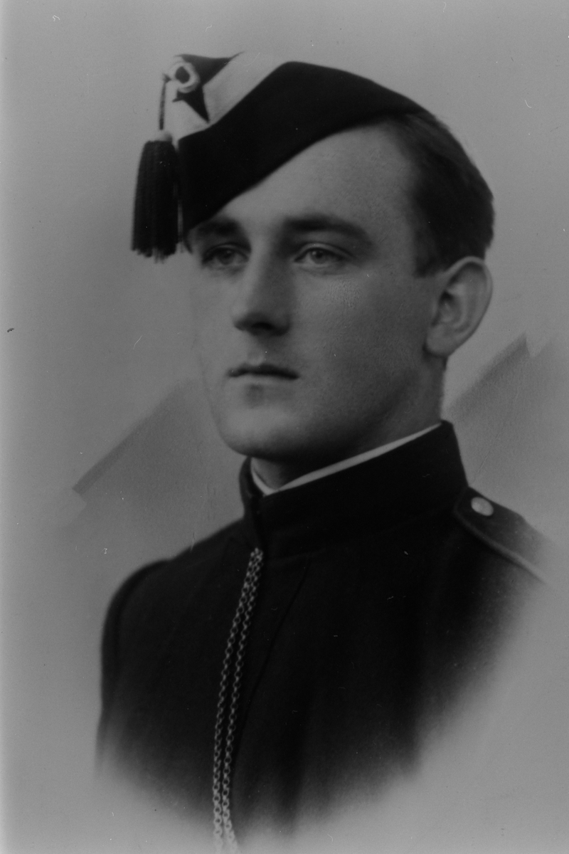 Anno Domkirkeodden, PORTRETT: KRISTIAN ASKIM F: 09. 03. 1910 - D: 17. 04. 1940, SKUTT AV TYSKERNE I GRUE UNDER KRIGEN, LØTEN.