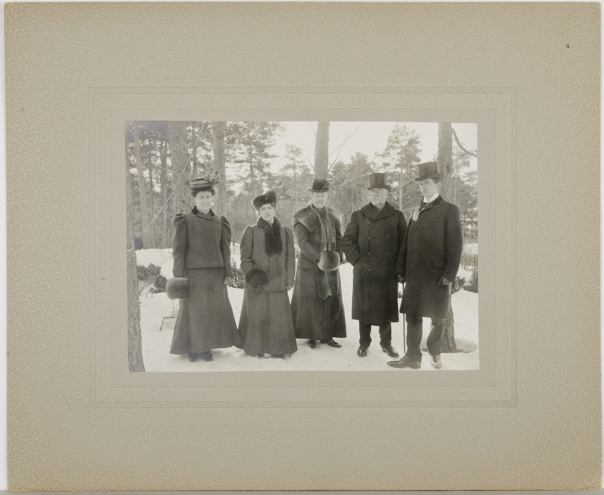 Okänd,, Hattmakare Petersén med personal, Uppsala före 1907