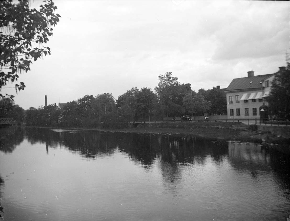 August Fredrik Schagerström, "Upsala. Fyrisån från Haglunds bro", Svartbäcken, Uppsala juni 1922