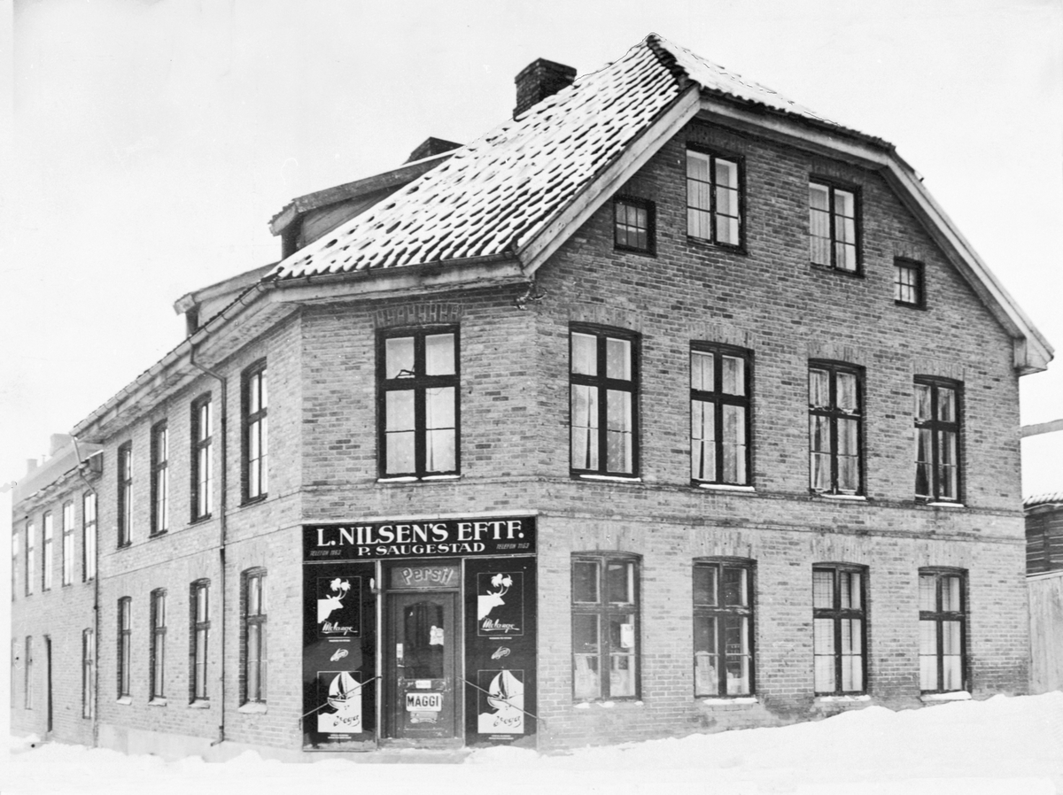 Anno Domkirkeodden, EKSTERIØR, BYGÅRD, TORGGATA. 102, L. NILSENS EFTF. , P. SAUGSTAD, KOLONIAL, FLIFLETGÅRDEN