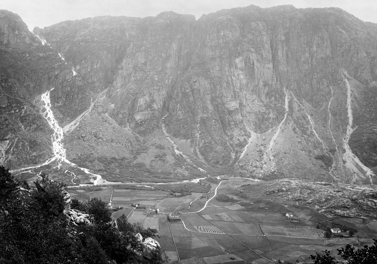 Anders Beer Wilse, Prot: Lysefjorden Lyse fra fjeldet