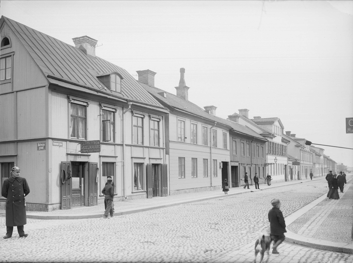 Alfred Dahlgren, Kungsängsgatan - Bäverns gränd, kvarteret Brynhild, Uppsala 1901 - 1902