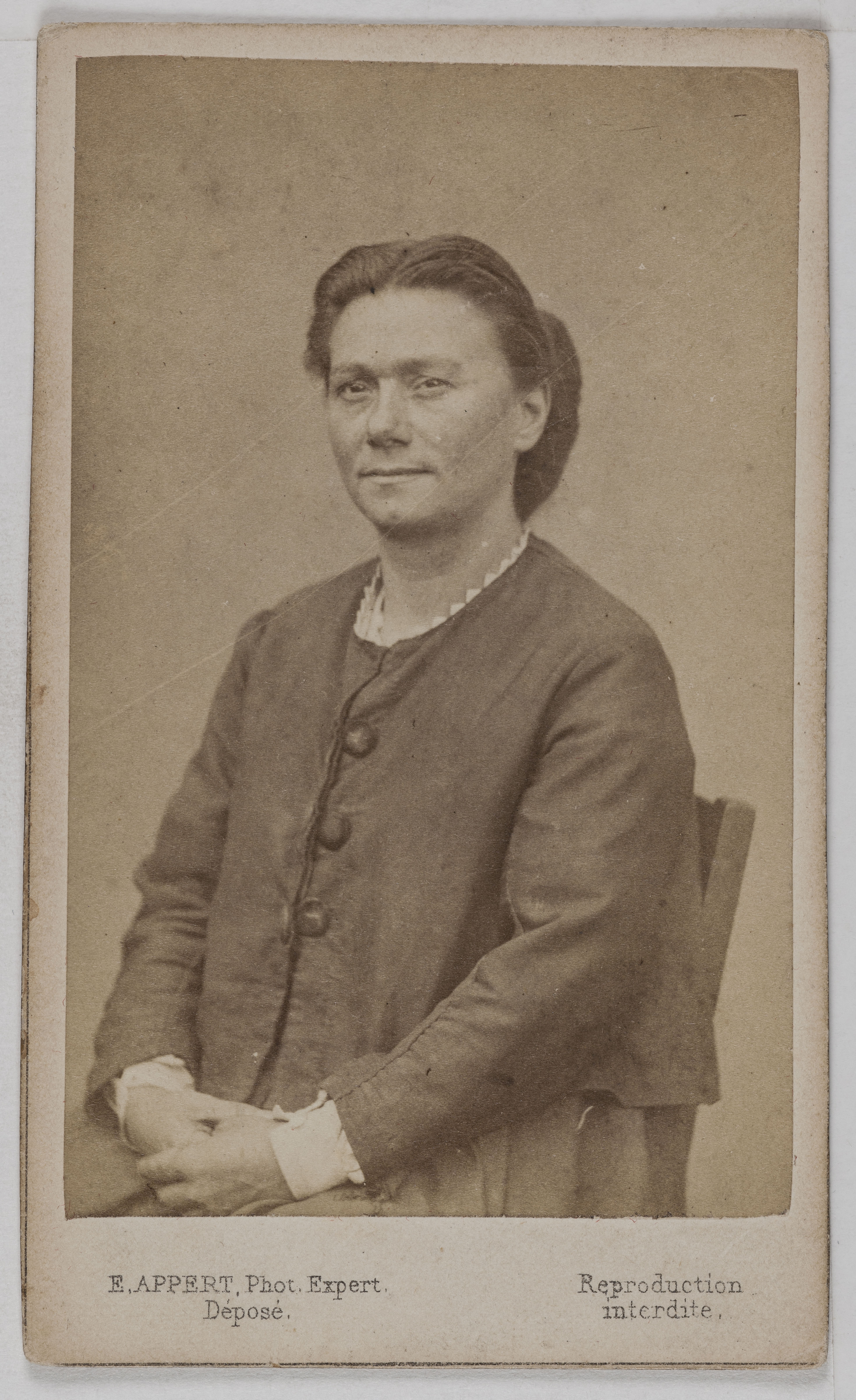 Ernest Charles Appert, Portrait de Marchais Joséphine, pris à la prison des Chantiers à Versailles. Commune de Paris, 1871.