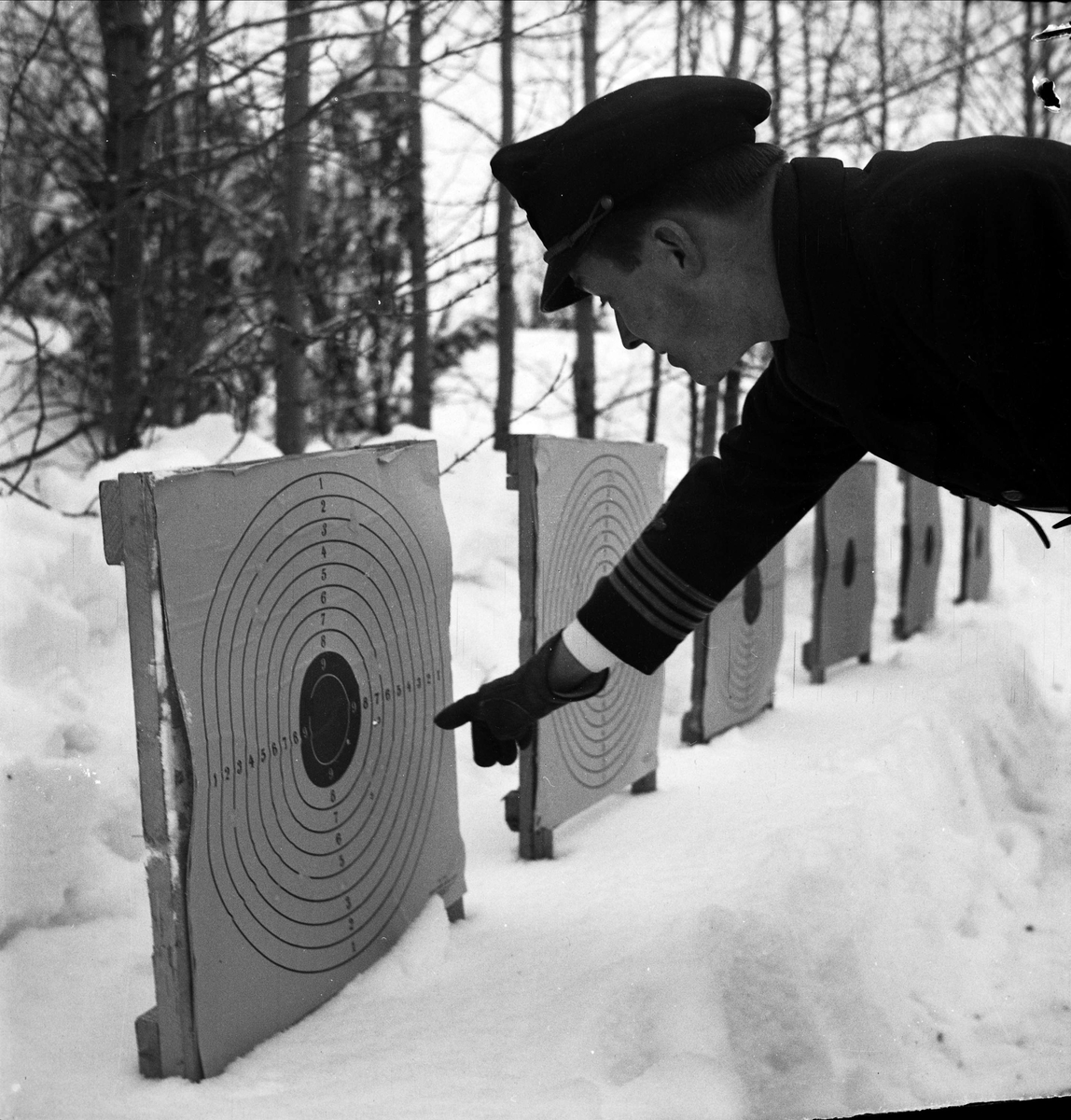 Uppsala-Bild, Aerial cadets under the command of Lieutenant Colonel Peyron, Uppsala 1948