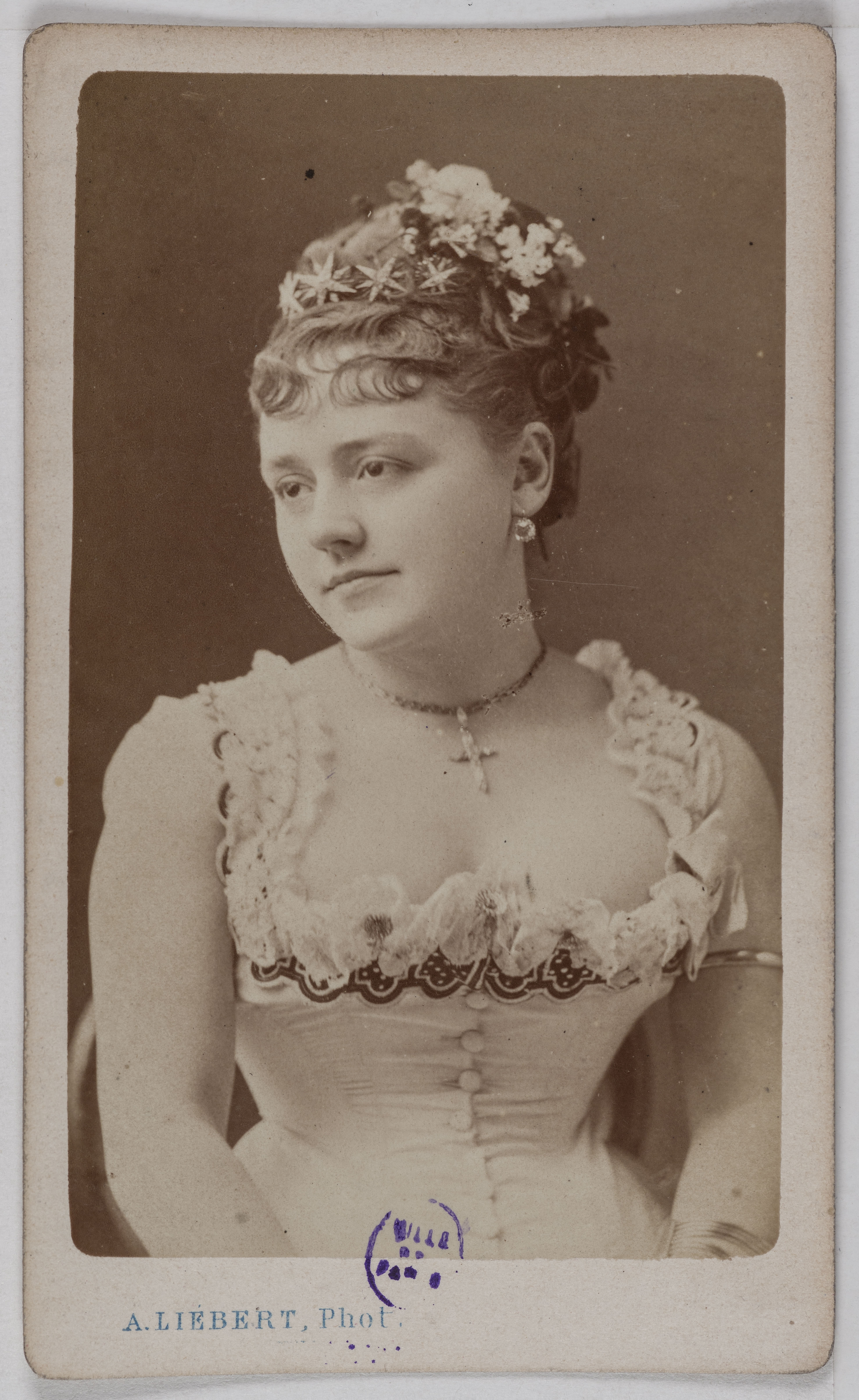 Alphonse Liébert, Portrait de Marié Paola, (1851-), (sœur de Galli et d'Irma Marié), (actrice)