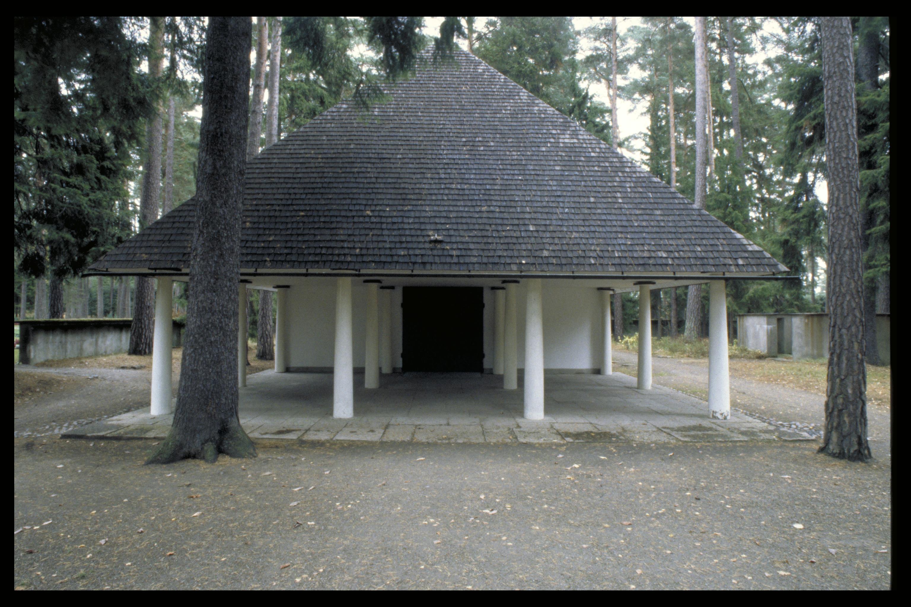 Bengt A Lundberg, Skogskyrkogården