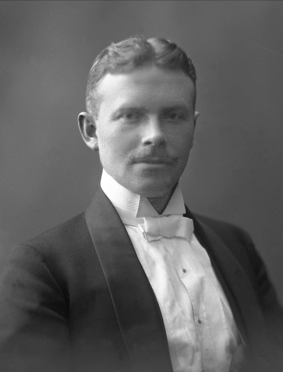 Gustav Borgen, NFB.44688
