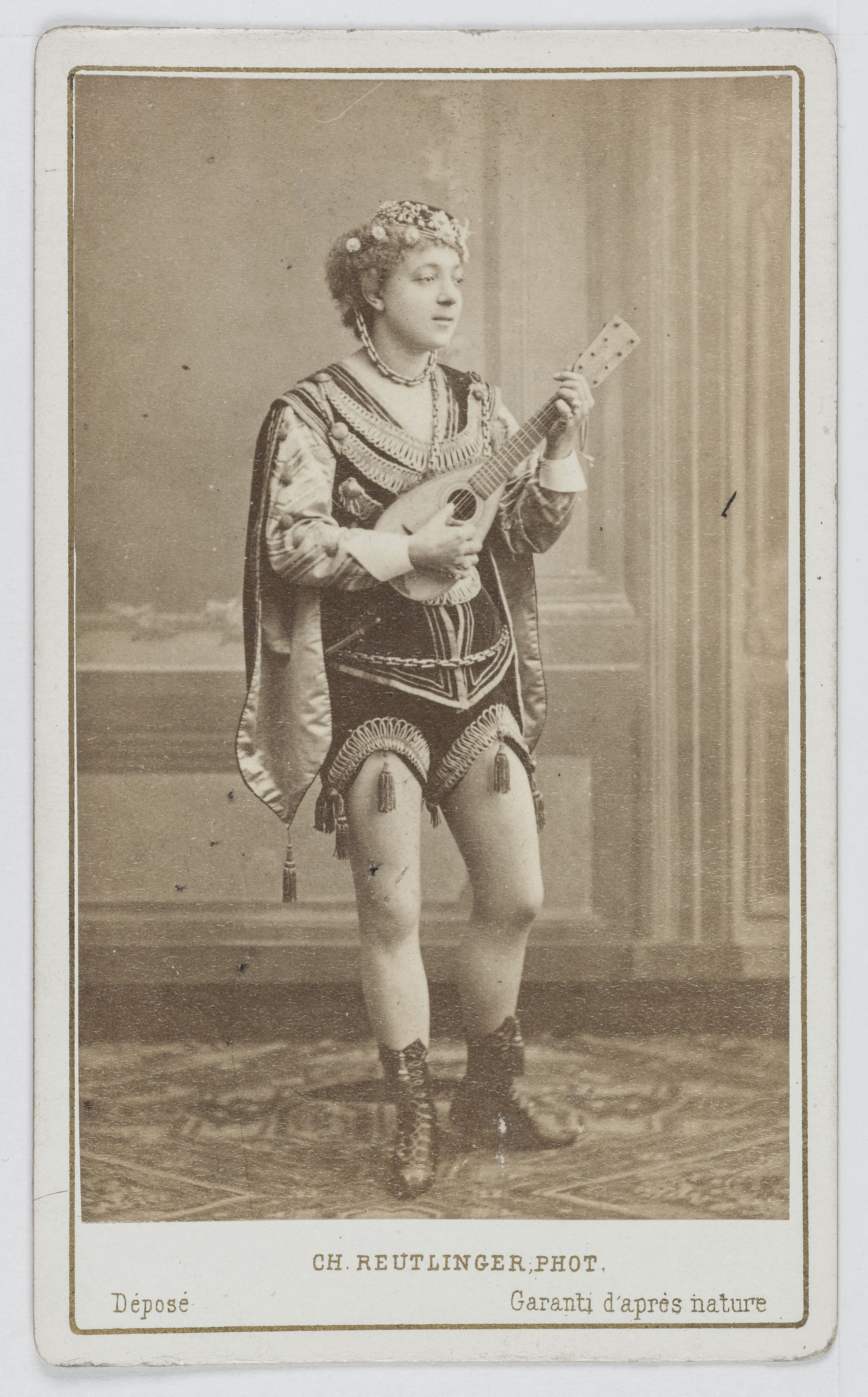 Charles Reutlinger, Portrait de Mademoiselle Goret, dite Mademoiselle Silly, sœur de Delval et actrice au Théâtre des Variétés en 1869 et au Théâtre de la Porte Saint Martin.