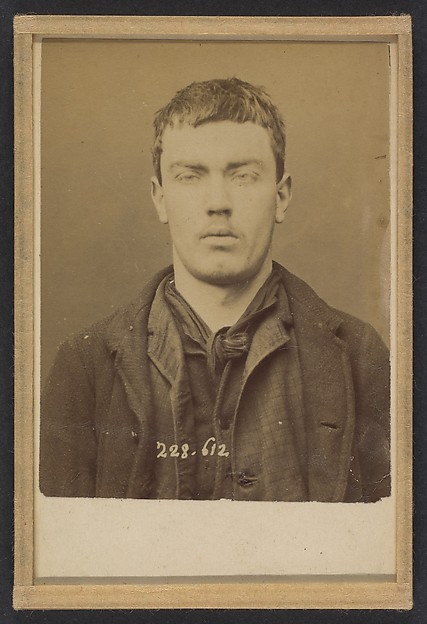 Alphonse Bertillon, Rossi. Guillaume. 20 ans, né le 8/3/71 à Biel (Italie). Serrurier. Vagabondage. 15/1/95.
